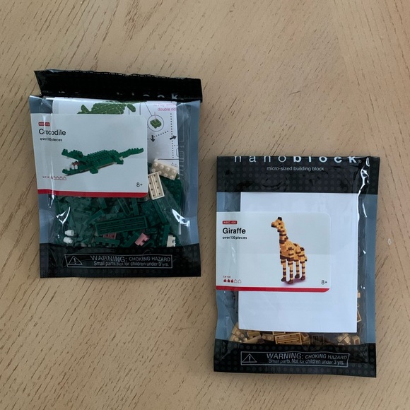 nanoblock Assortment (Tower of Pisa, Giraffe, Crocodile, Display Case) - Picture 6 of 15